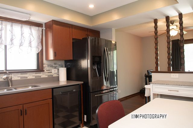 9182 South Road A, Palos Hills, IL 60465