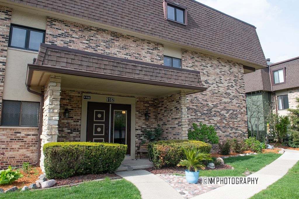 9182 South Road A, Palos Hills, IL 60465