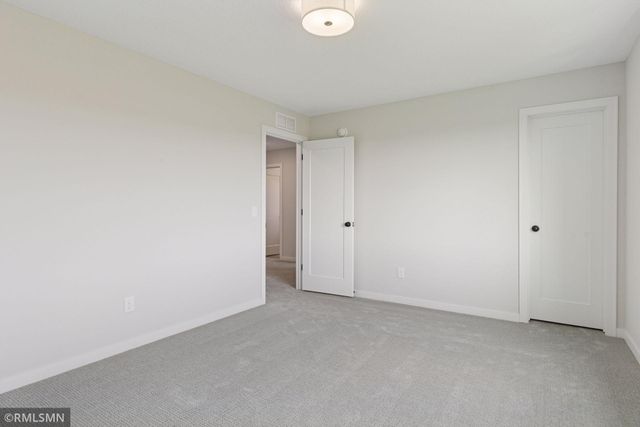 10115 Blackmoor Road, Woodbury, MN 55129