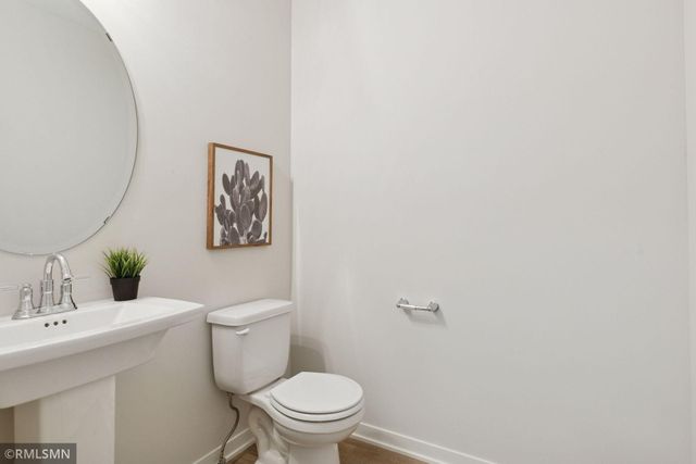 10115 Blackmoor Road, Woodbury, MN 55129