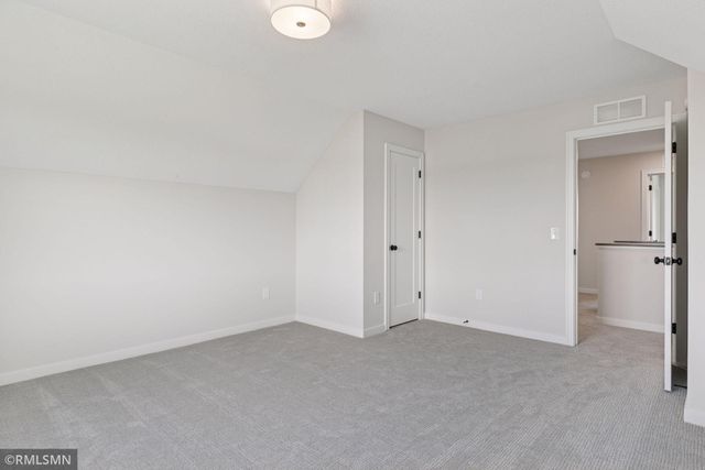 10115 Blackmoor Road, Woodbury, MN 55129