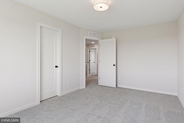 10115 Blackmoor Road, Woodbury, MN 55129