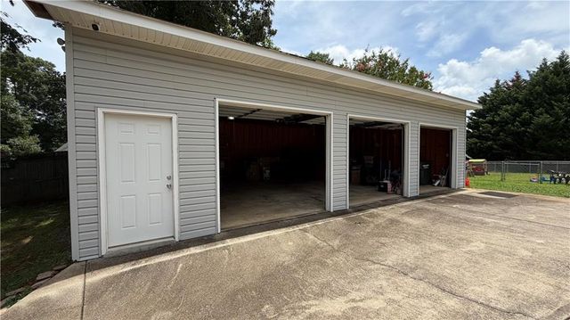 209 Hiram Way, Hiram, GA 30141