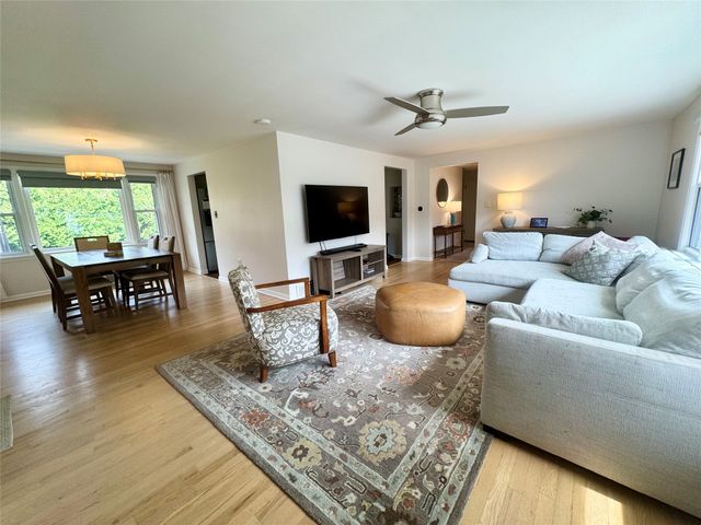1142 W GORE Road, Erie, PA 16509