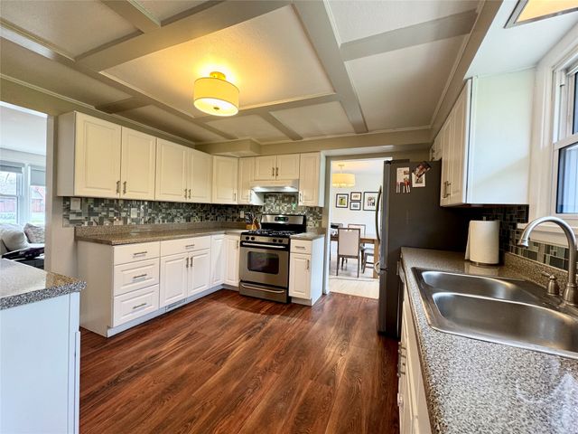 1142 W GORE Road, Erie, PA 16509