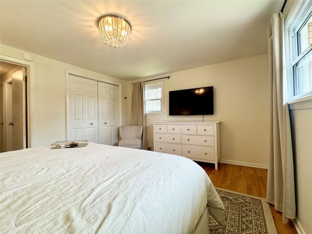 1142 W GORE Road, Erie, PA 16509