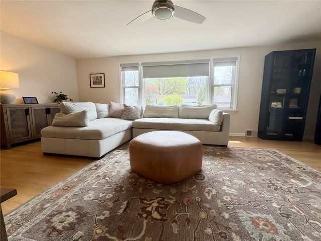 1142 W GORE Road, Erie, PA 16509