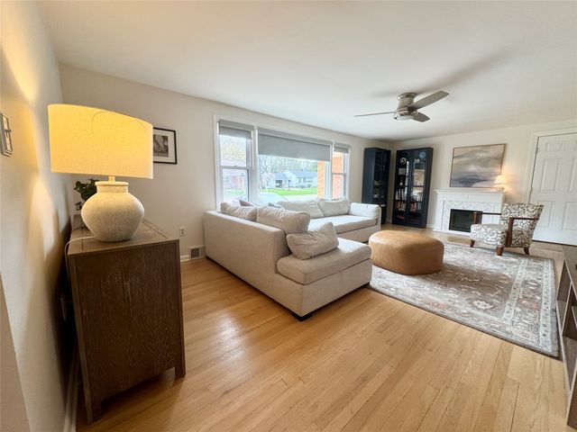 1142 W GORE Road, Erie, PA 16509