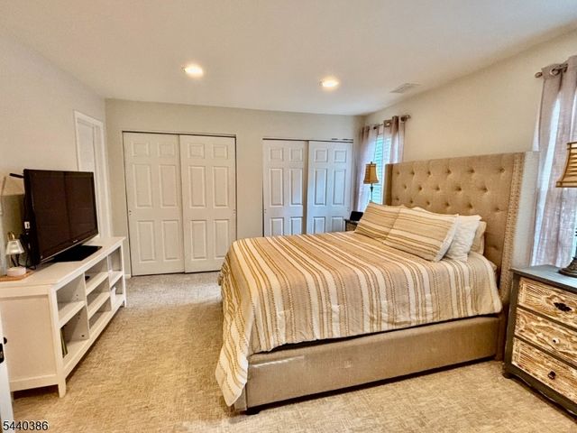1104 Woodbridge Commons Way 1104, Woodbridge Twp., NJ 08830