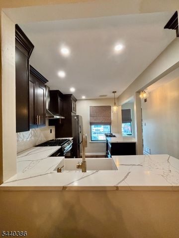 1104 Woodbridge Commons Way 1104, Woodbridge Twp., NJ 08830