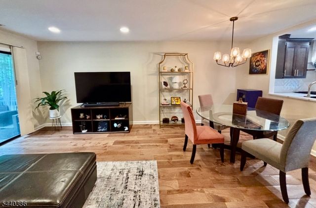 1104 Woodbridge Commons Way 1104, Woodbridge Twp., NJ 08830