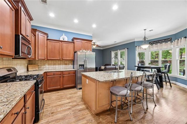 218 Lily Cove Drive, Loganville, GA 30052