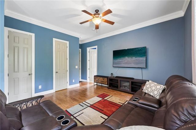 218 Lily Cove Drive, Loganville, GA 30052