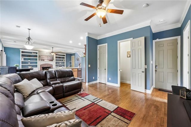 218 Lily Cove Drive, Loganville, GA 30052