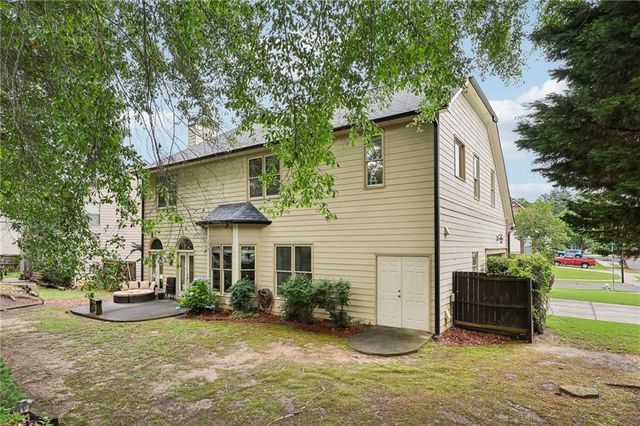 218 Lily Cove Drive, Loganville, GA 30052