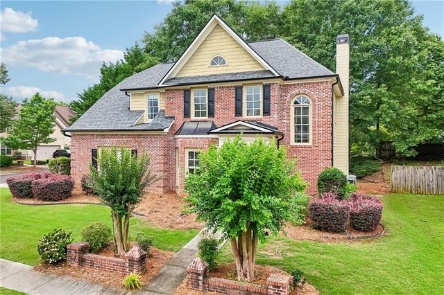 218 Lily Cove Drive, Loganville, GA 30052
