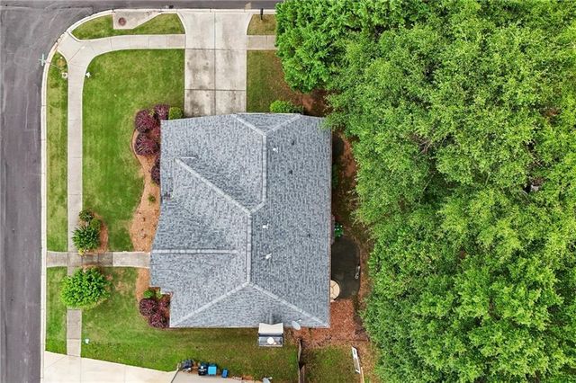 218 Lily Cove Drive, Loganville, GA 30052