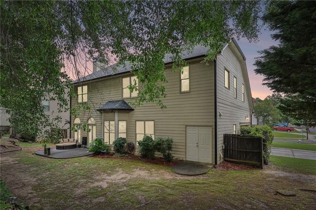 218 Lily Cove Drive, Loganville, GA 30052