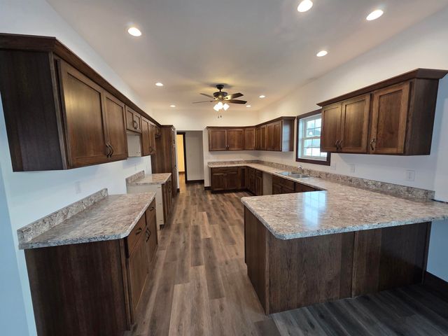 1013 Jerry Lane, Manchester, IA 52057