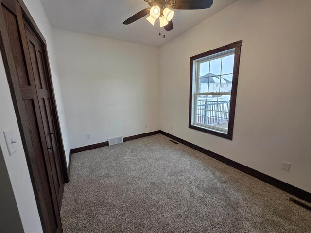 1013 Jerry Lane, Manchester, IA 52057