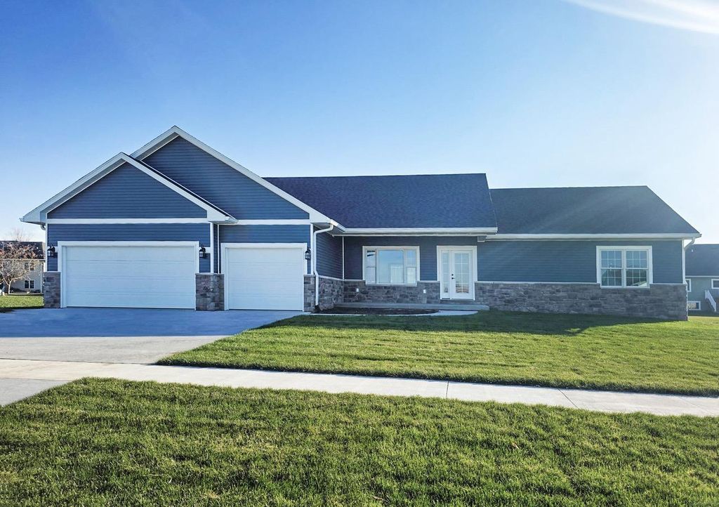 1013 Jerry Lane, Manchester, IA 52057