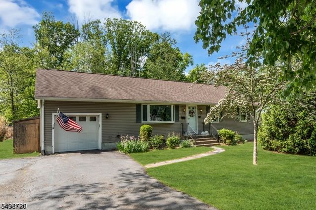 79 Dean Rd, Mendham Boro, NJ 07945