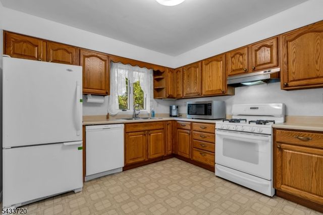 79 Dean Rd, Mendham Boro, NJ 07945