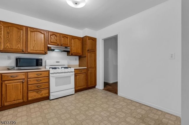 79 Dean Rd, Mendham Boro, NJ 07945