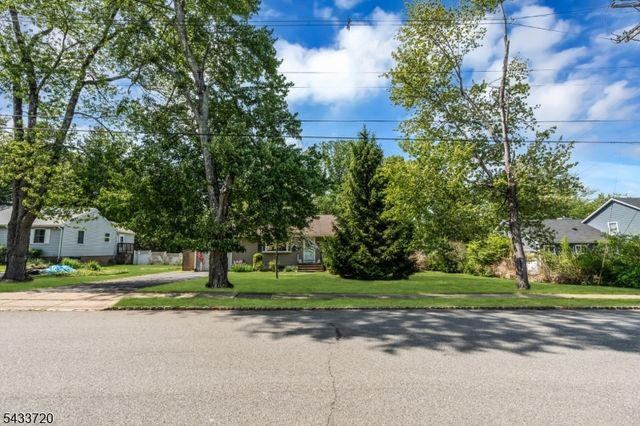 79 Dean Rd, Mendham Boro, NJ 07945