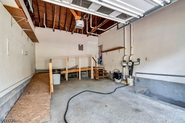 79 Dean Rd, Mendham Boro, NJ 07945