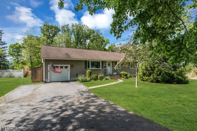 79 Dean Rd, Mendham Boro, NJ 07945