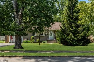 79 Dean Rd, Mendham Boro, NJ 07945