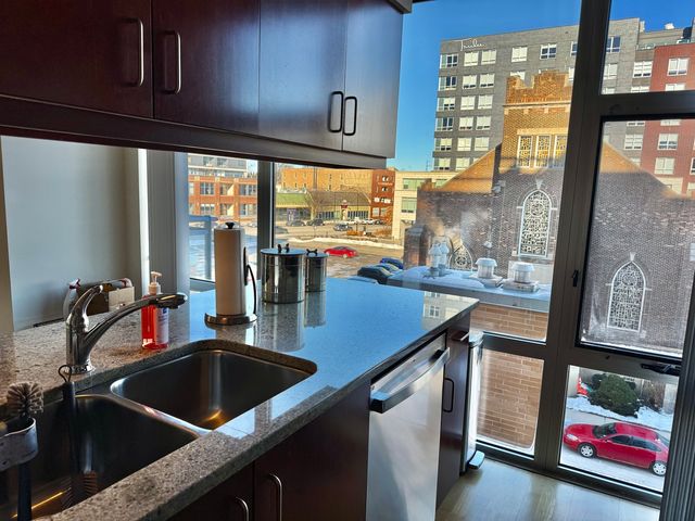 1740 Oak Avenue 409, Evanston, IL 60201