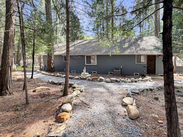 20515 Cedar View Ct, Foresthill, CA 95631