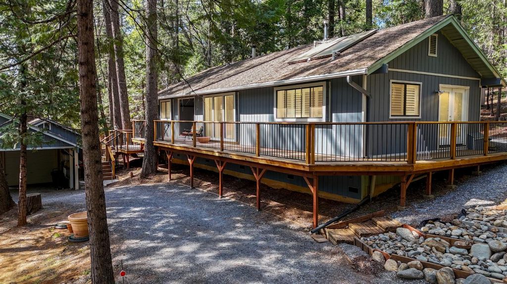 20515 Cedar View Ct, Foresthill, CA 95631