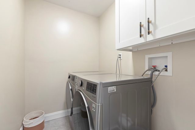 28 Saint John St, Dartmouth, MA 02748