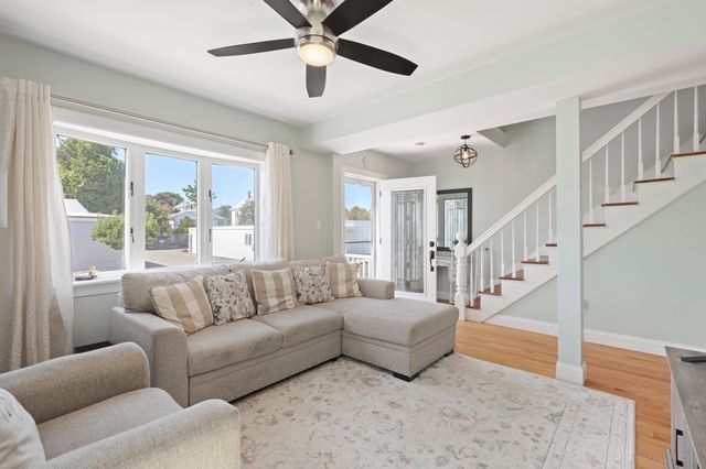 28 Saint John St, Dartmouth, MA 02748