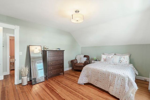 28 Saint John St, Dartmouth, MA 02748