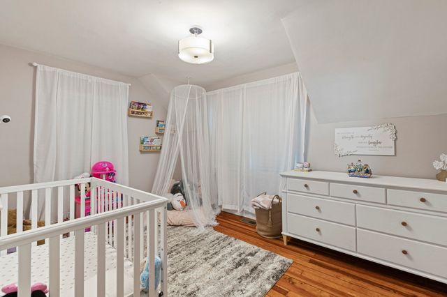 28 Saint John St, Dartmouth, MA 02748