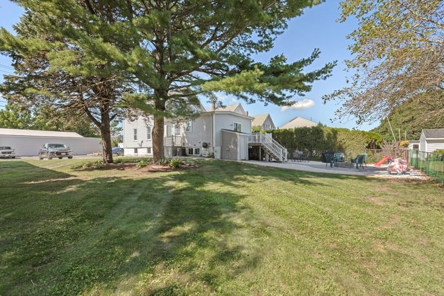 28 Saint John St, Dartmouth, MA 02748
