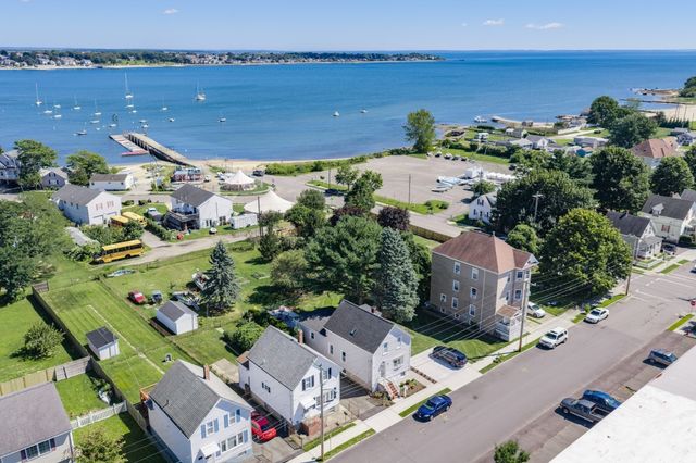 28 Saint John St, Dartmouth, MA 02748