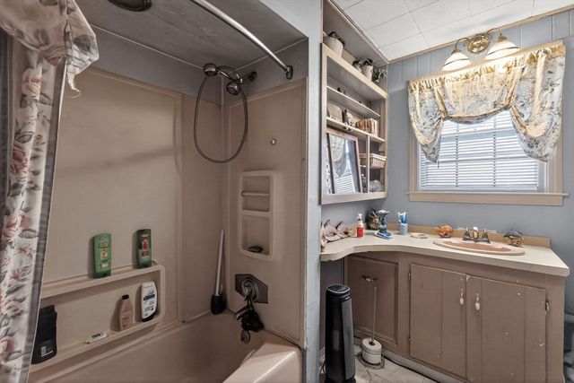 227 E Main St, Middleboro, MA 02346