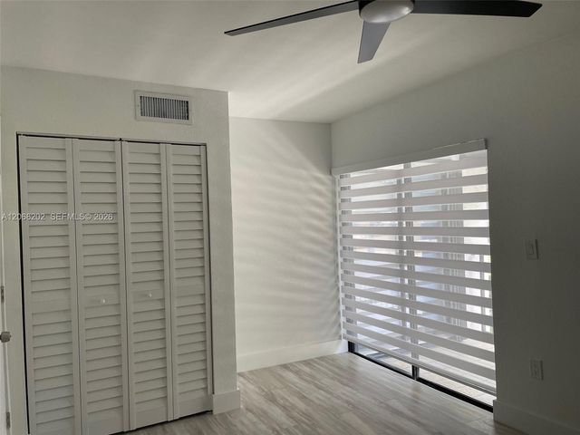 460 W Park Drive 207, Miami, FL 33172