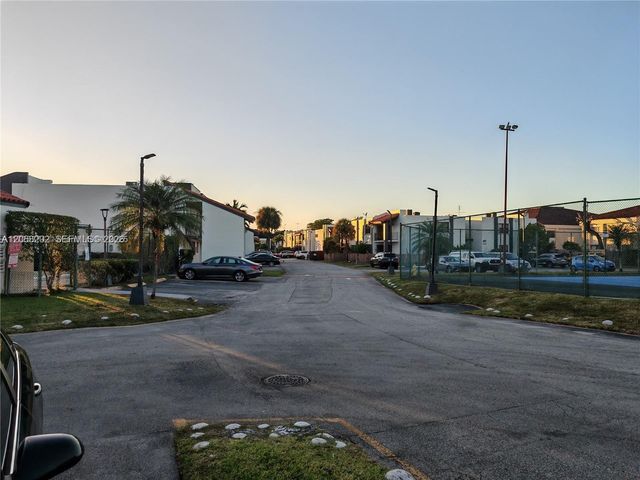 460 W Park Drive 207, Miami, FL 33172