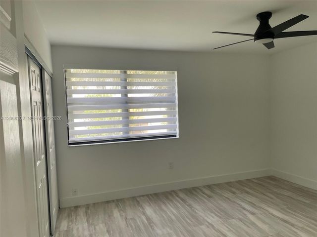460 W Park Drive 207, Miami, FL 33172