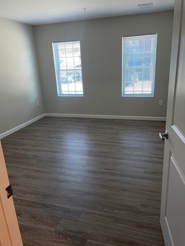 176 Wales 6, Abington, MA 02351