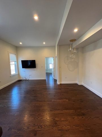 118 Dorchester Street 2, Boston, MA 02127