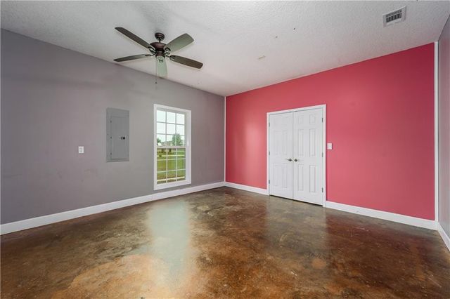 6656 Pine Ridge Circle, Blackshear, GA 31516