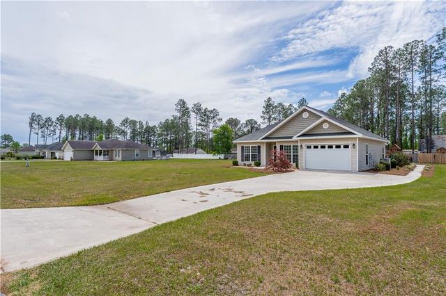 6656 Pine Ridge Circle, Blackshear, GA 31516