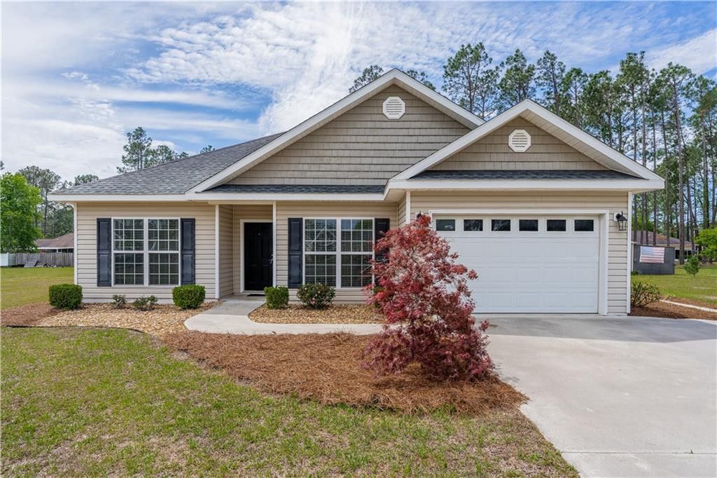 6656 Pine Ridge Circle, Blackshear, GA 31516